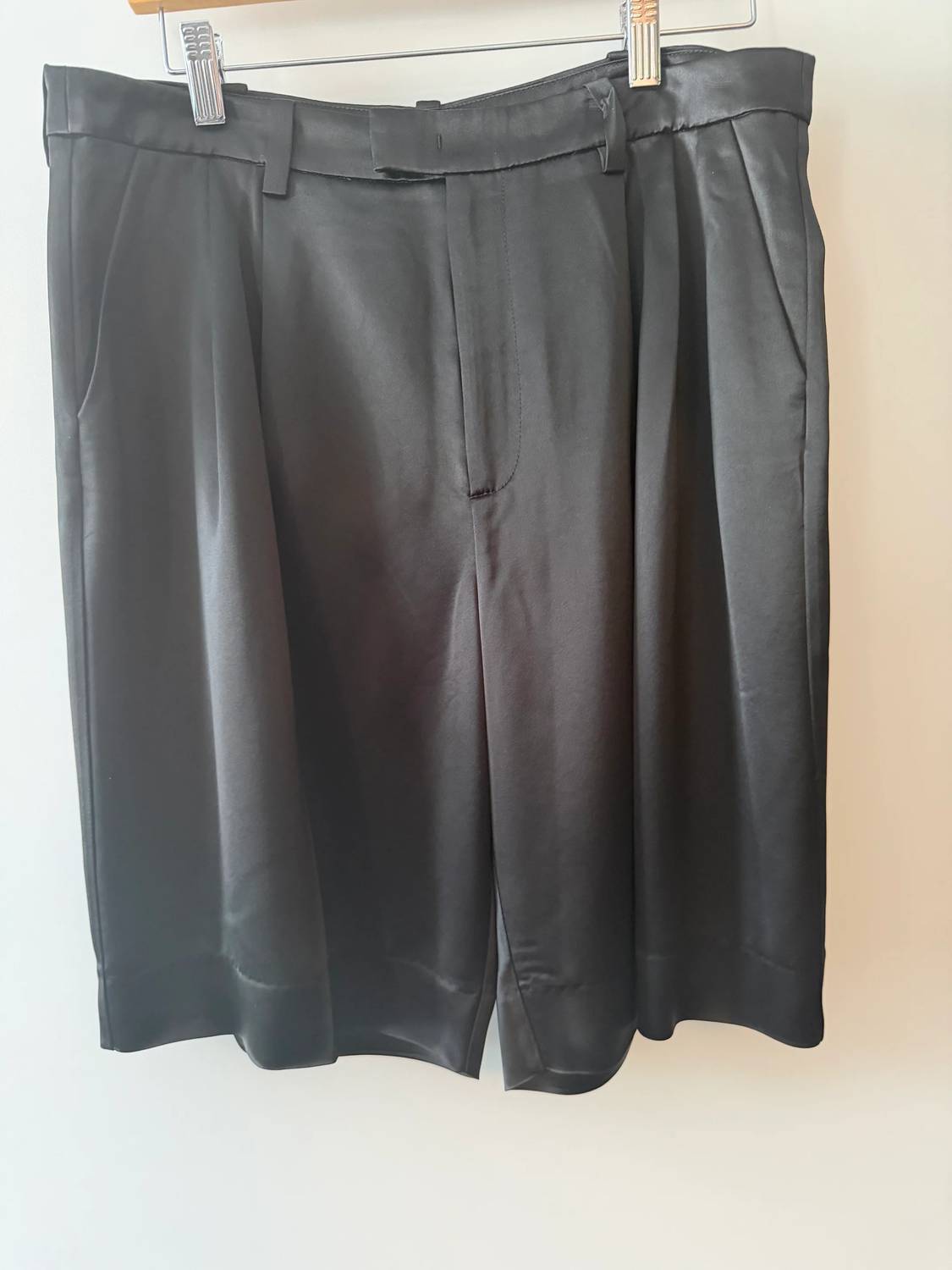 New Favorite Daughter Women's Low Favorite Bermuda Short In Black
